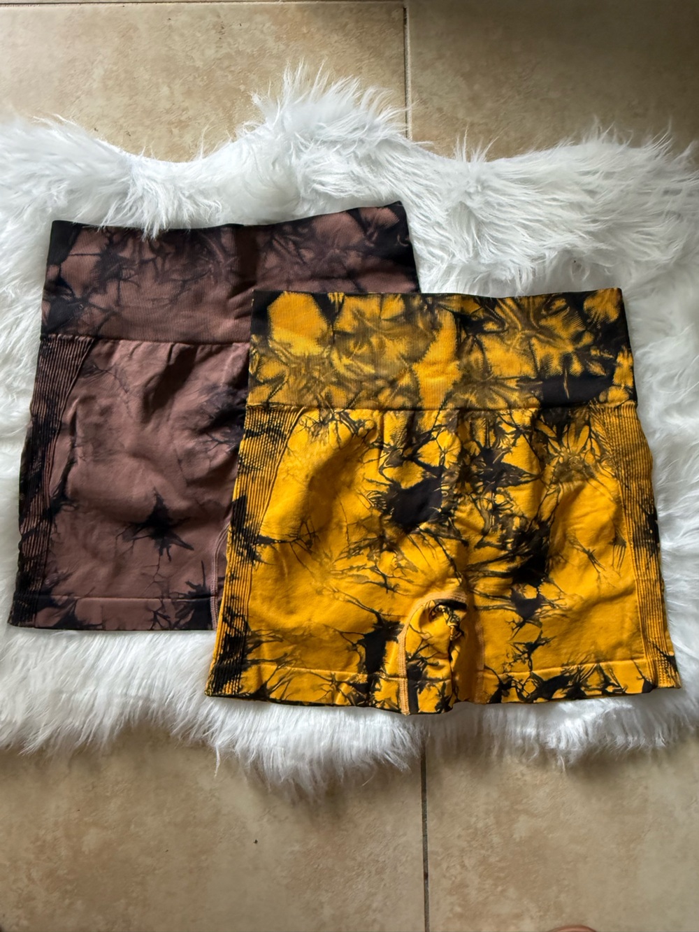 Seamless Workout Shorts for Women Scrunch Butt Lifting. SET OF 2, size L